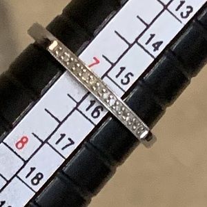 10k h gold Diamond band.